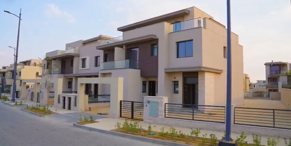 Townhouse for sale in The Estates in New Zayed of 269 m² with 4 bedrooms