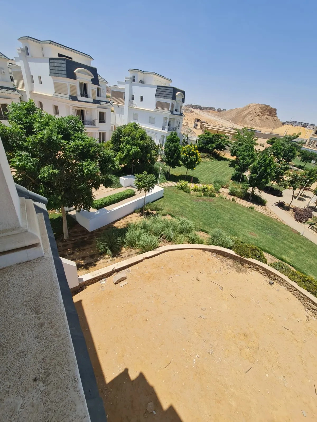 Villa for sale in Mountain View Chillout Park in Northern Expansion of 386 m² with 5 bedrooms