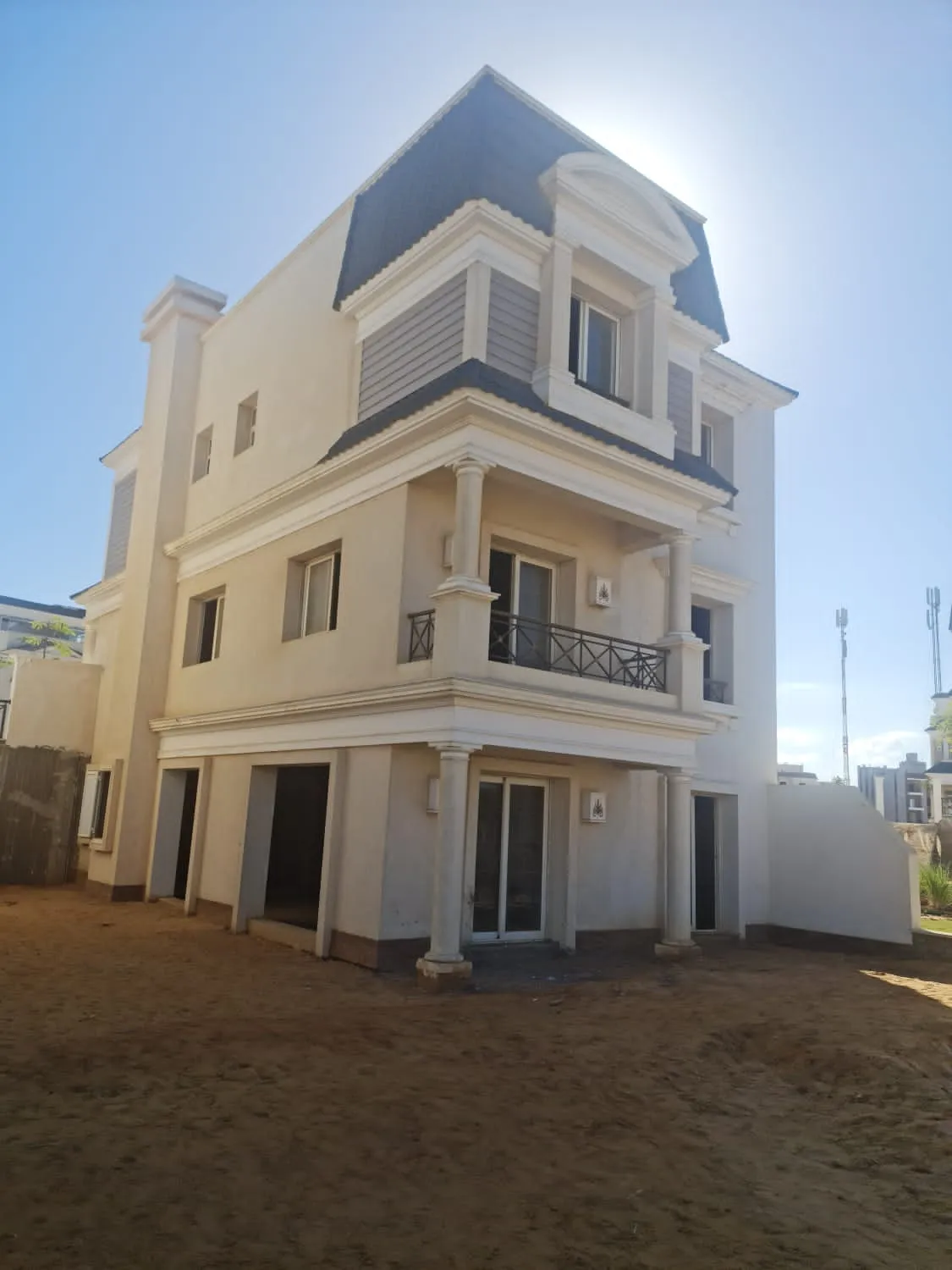 Villa for sale in Mountain View Chillout Park in Northern Expansion of 386 m² with 5 bedrooms