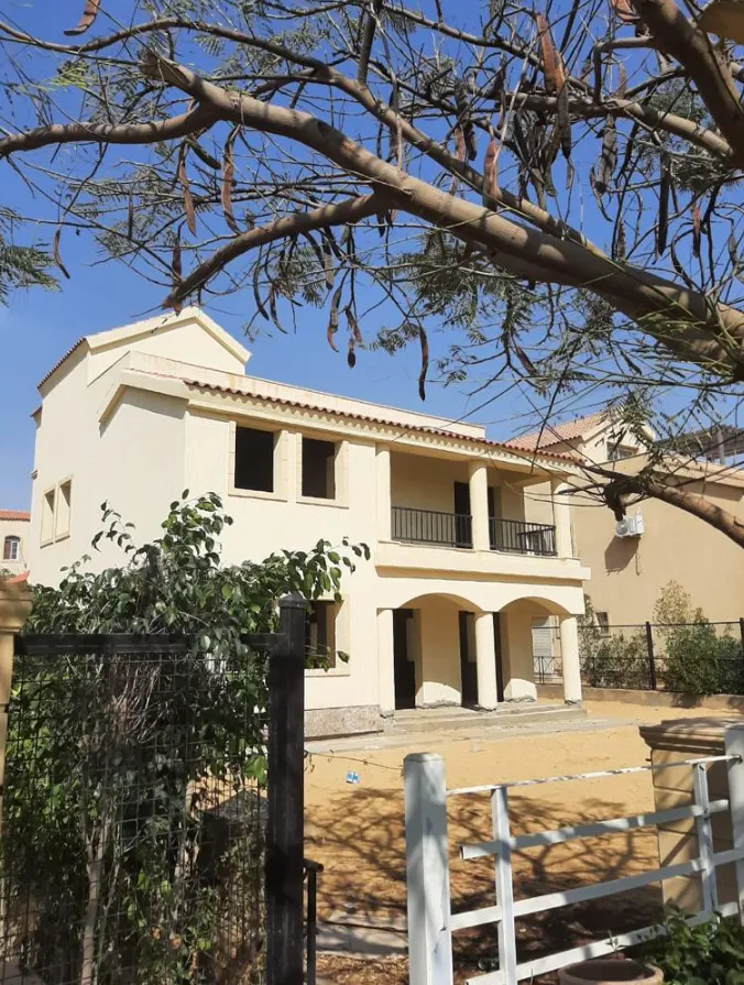 Villa for sale in Madinaty in Madinaty of 323 m² with 4 bedrooms