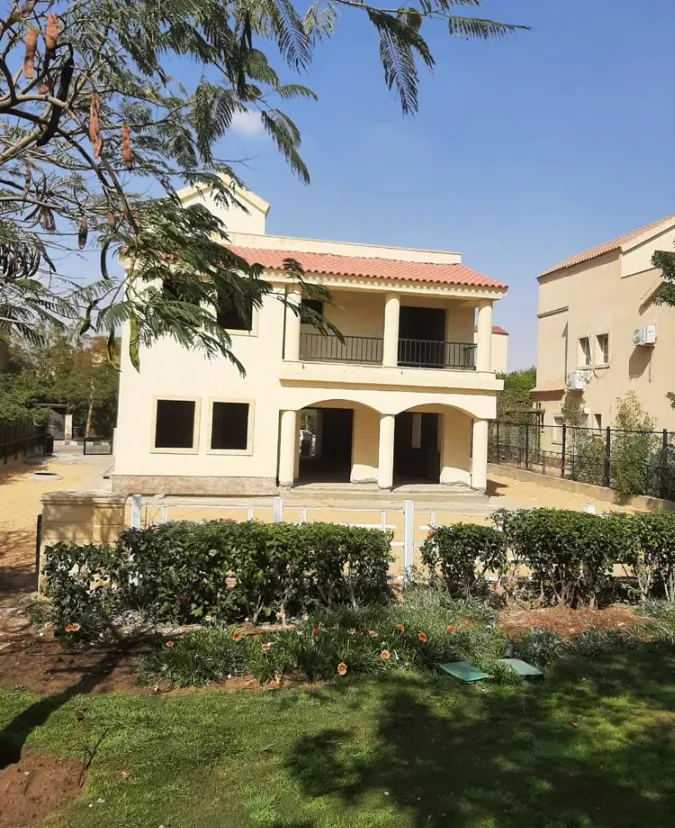 Villa for sale in Madinaty in Madinaty of 323 m² with 4 bedrooms