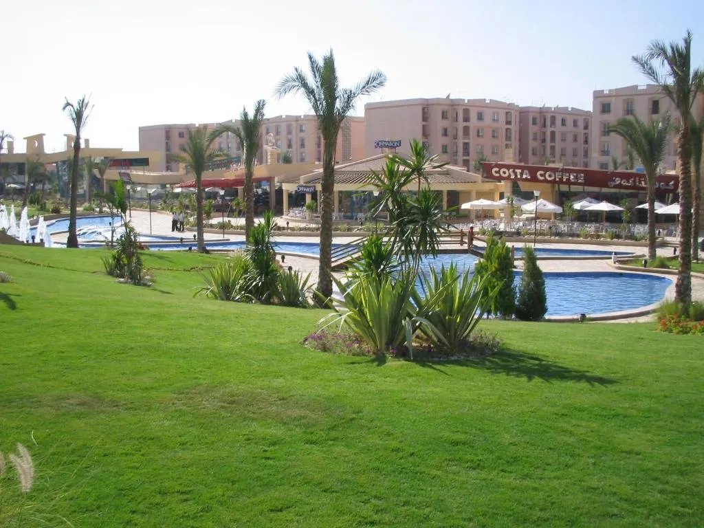 Apartment for sale in El Rehab in New Cairo of 132 m² with 2 bedrooms