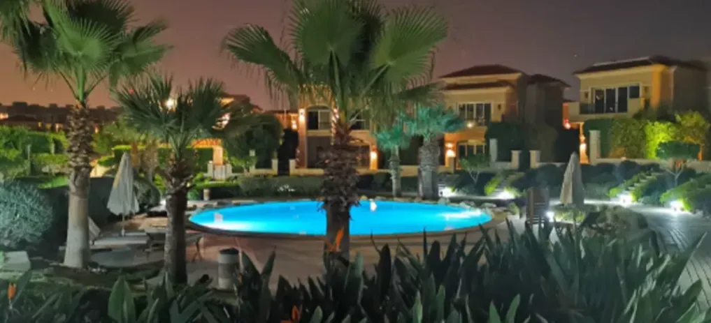 Villa for sale in Stone Park in New Cairo of 370 m² with 3 bedrooms