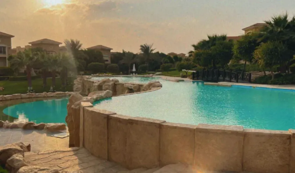 Villa for sale in Stone Park in New Cairo of 370 m² with 3 bedrooms