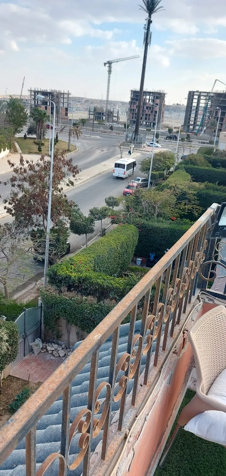 Villa for sale in Solimanya Gardens in El Sheikh Zayed of 400 m² with 6 bedrooms