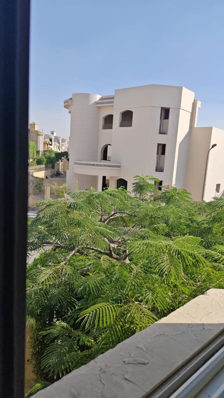 Twinhouse for sale in Golden Heights in New Cairo of 400 m² with 4 bedrooms