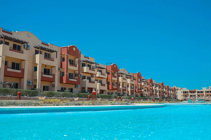 Chalet for sale in Lasirena Sokhna Resort in Ain Sokhna of 100 m² with 3 bedrooms