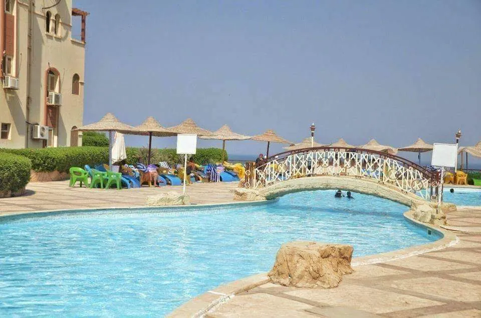 Chalet for sale in Lasirena Sokhna Resort in Ain Sokhna of 100 m² with 3 bedrooms