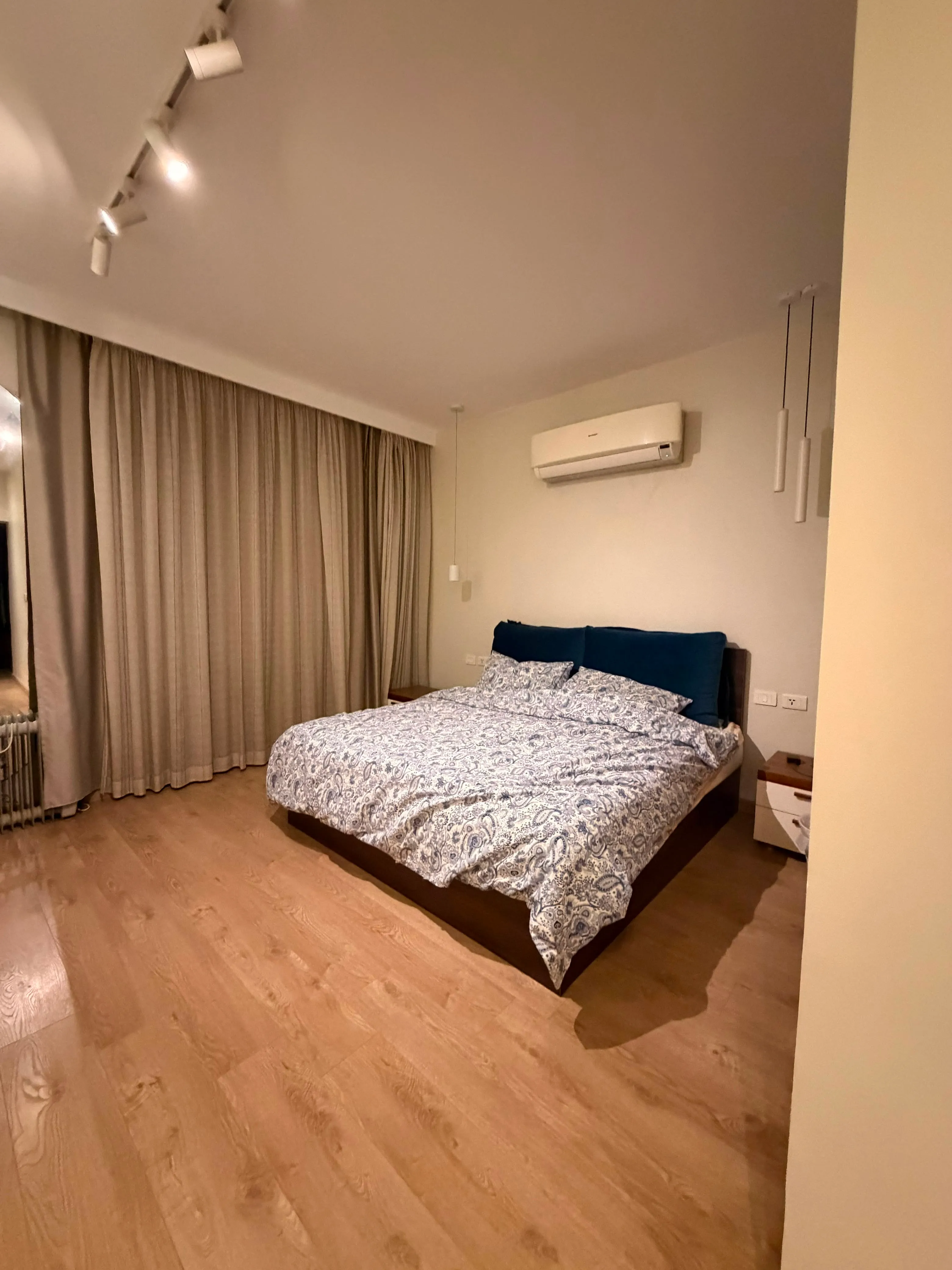 Apartment for sale in Villette in Golden Square of 160 m² with 2 bedrooms