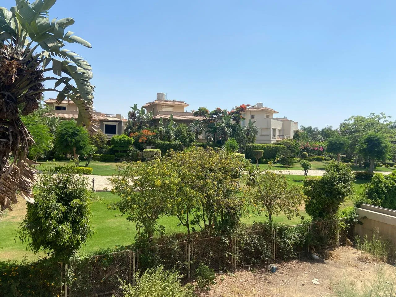 Villa for sale in Flowers Park in New Cairo of 400 m² with 4 bedrooms