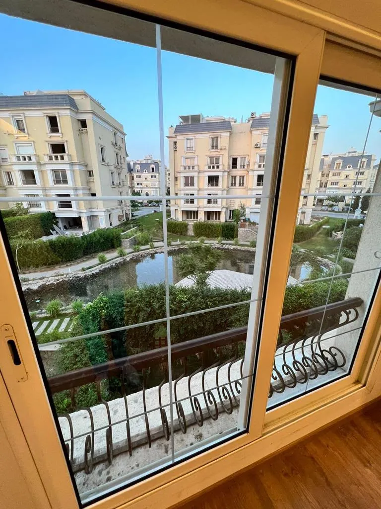 Apartment for sale in Mountain View Hyde Park in New Cairo of 208 m² with 3 bedrooms