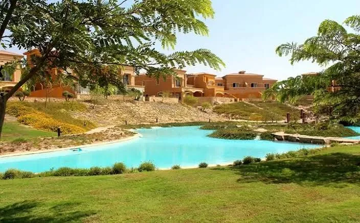 Twinhouse for sale in Royal Meadows Sheikh Zayed in El Sheikh Zayed of 506 m² with 4 bedrooms