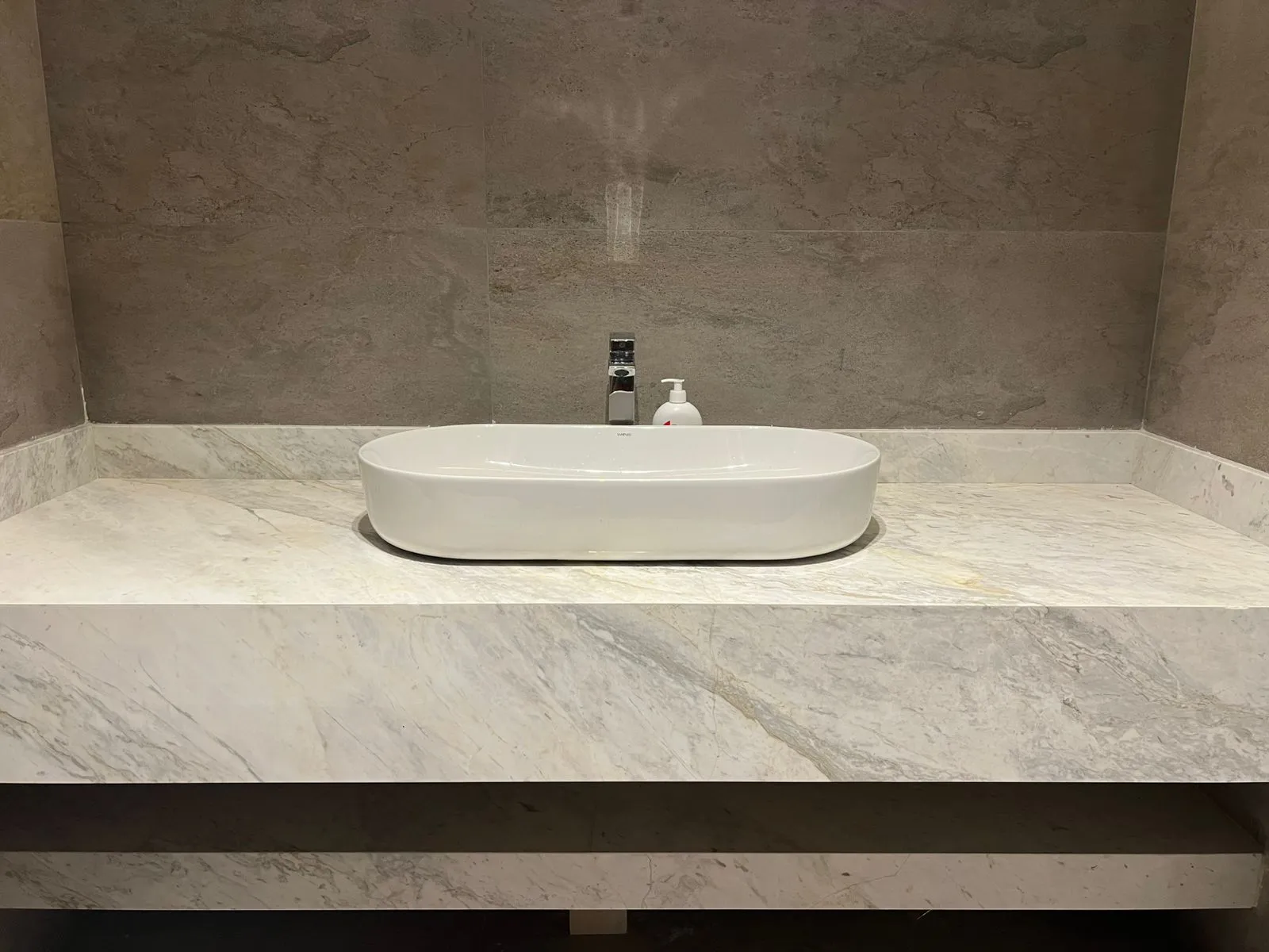 Apartment for sale in Stone Residence in New Cairo of 220 m² with 3 bedrooms