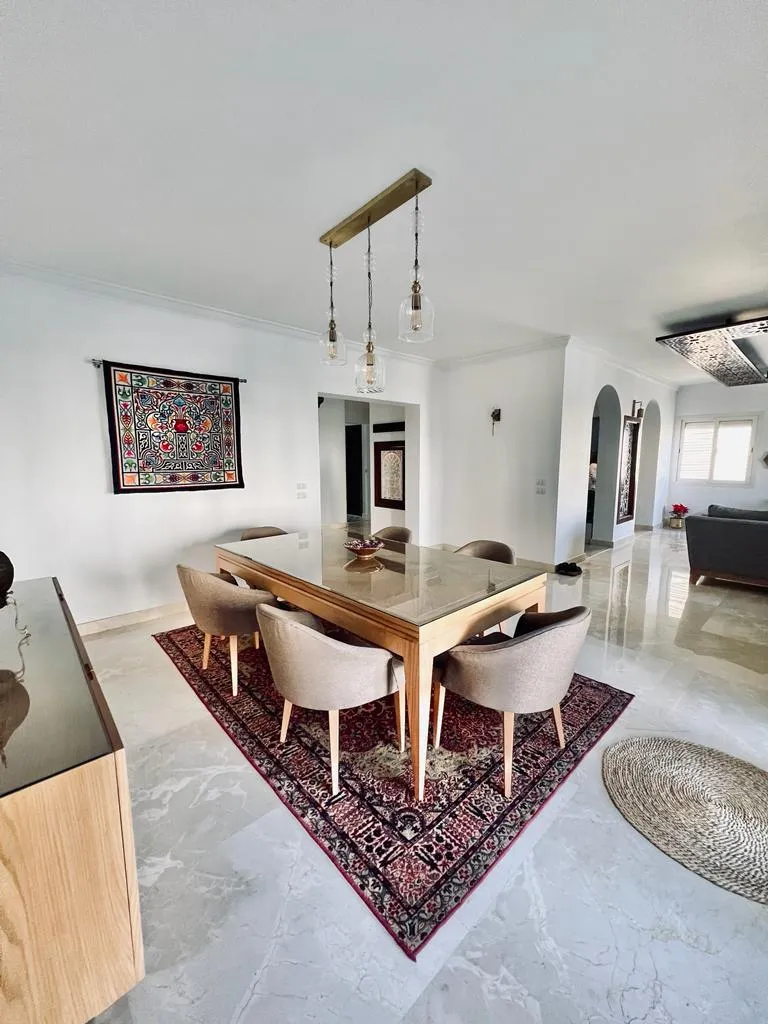 Apartment for sale in October Plaza in Northern Expansion of 224 m² with 3 bedrooms