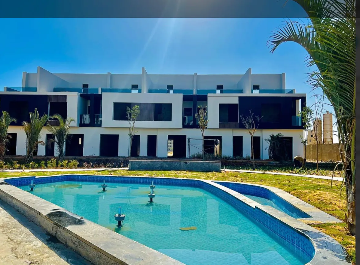 Townhouse for sale in Sun Capital in October Gardens of 210 m² with 3 bedrooms