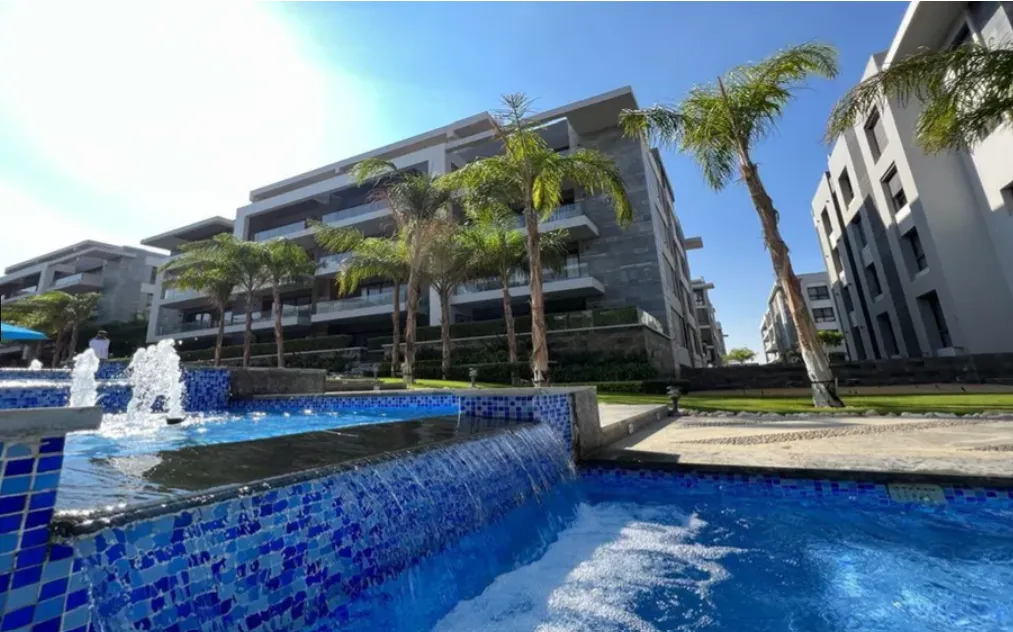 Apartment for sale in El Patio 7 in New Cairo of 165 m² with 3 bedrooms