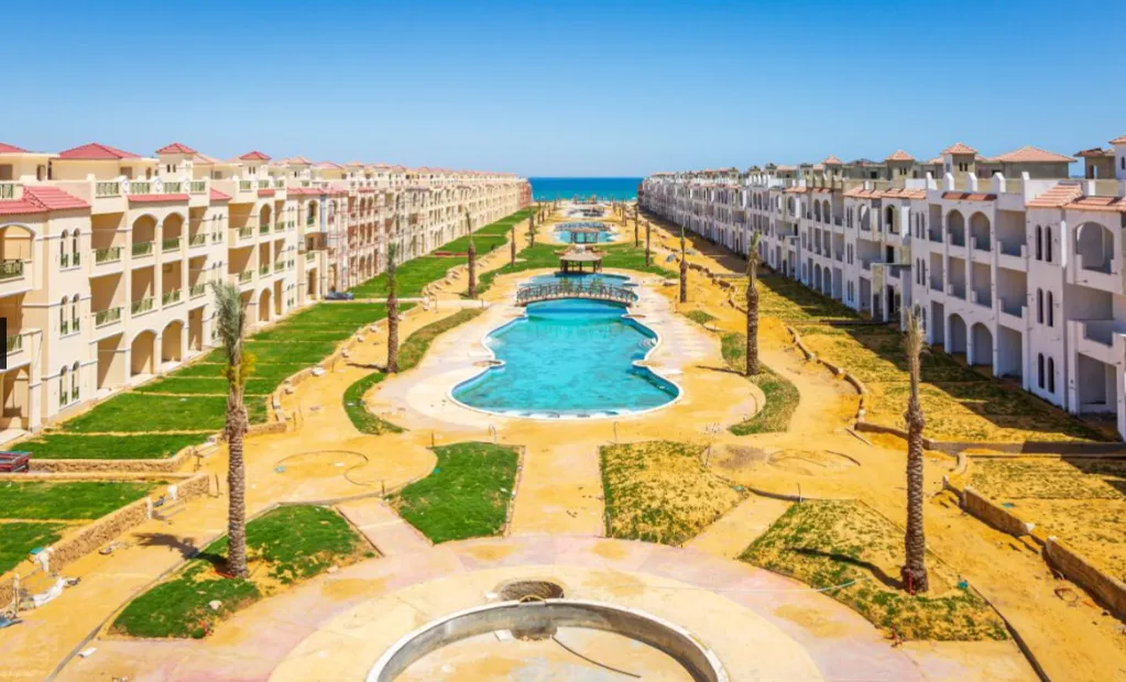 Chalet for sale in Lasirena Palm Beach in Ain Sokhna of 115 m² with 3 bedrooms