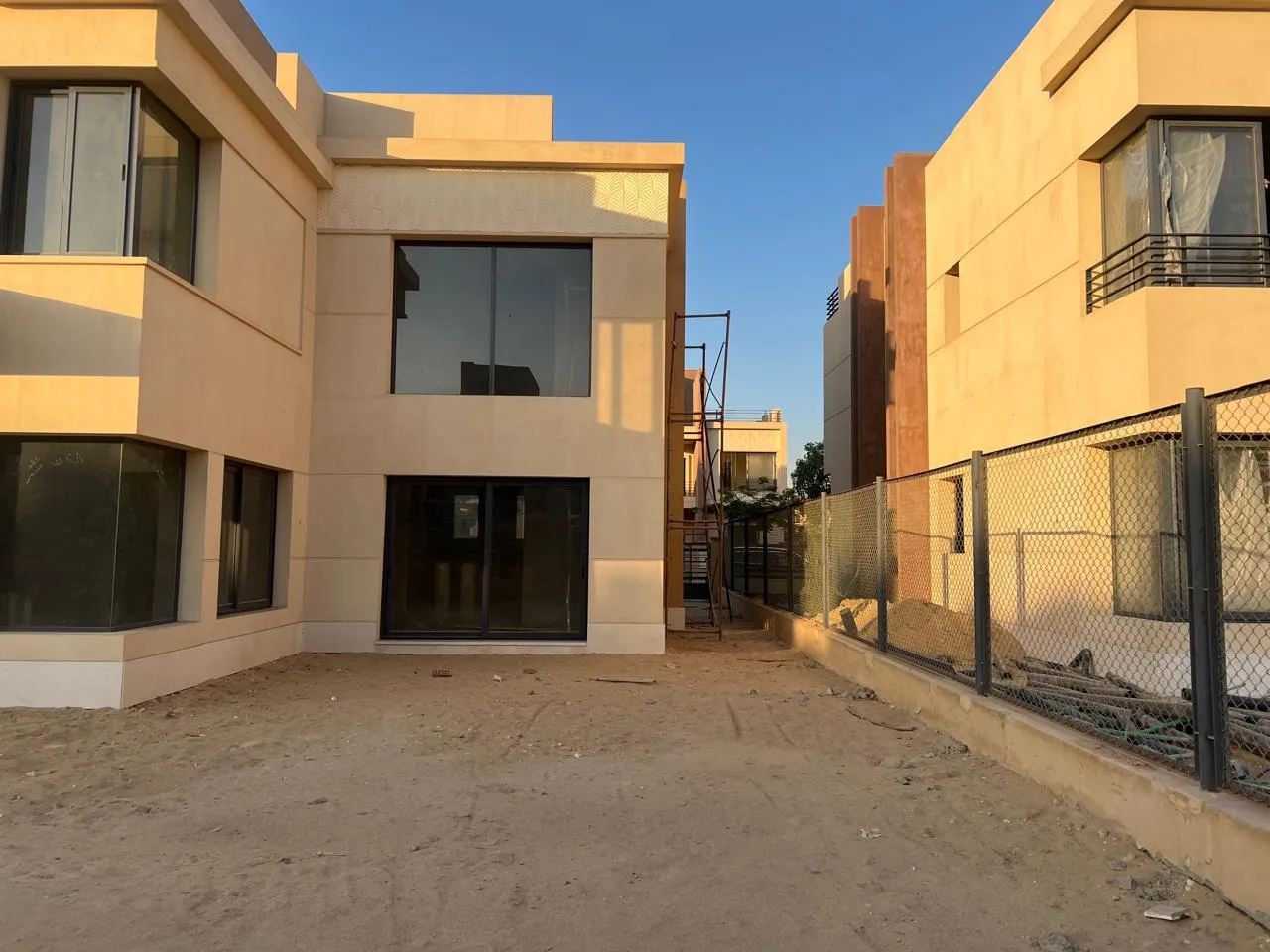 Villa for sale in ALMA in El Sheikh Zayed of 397 m² with 6 bedrooms