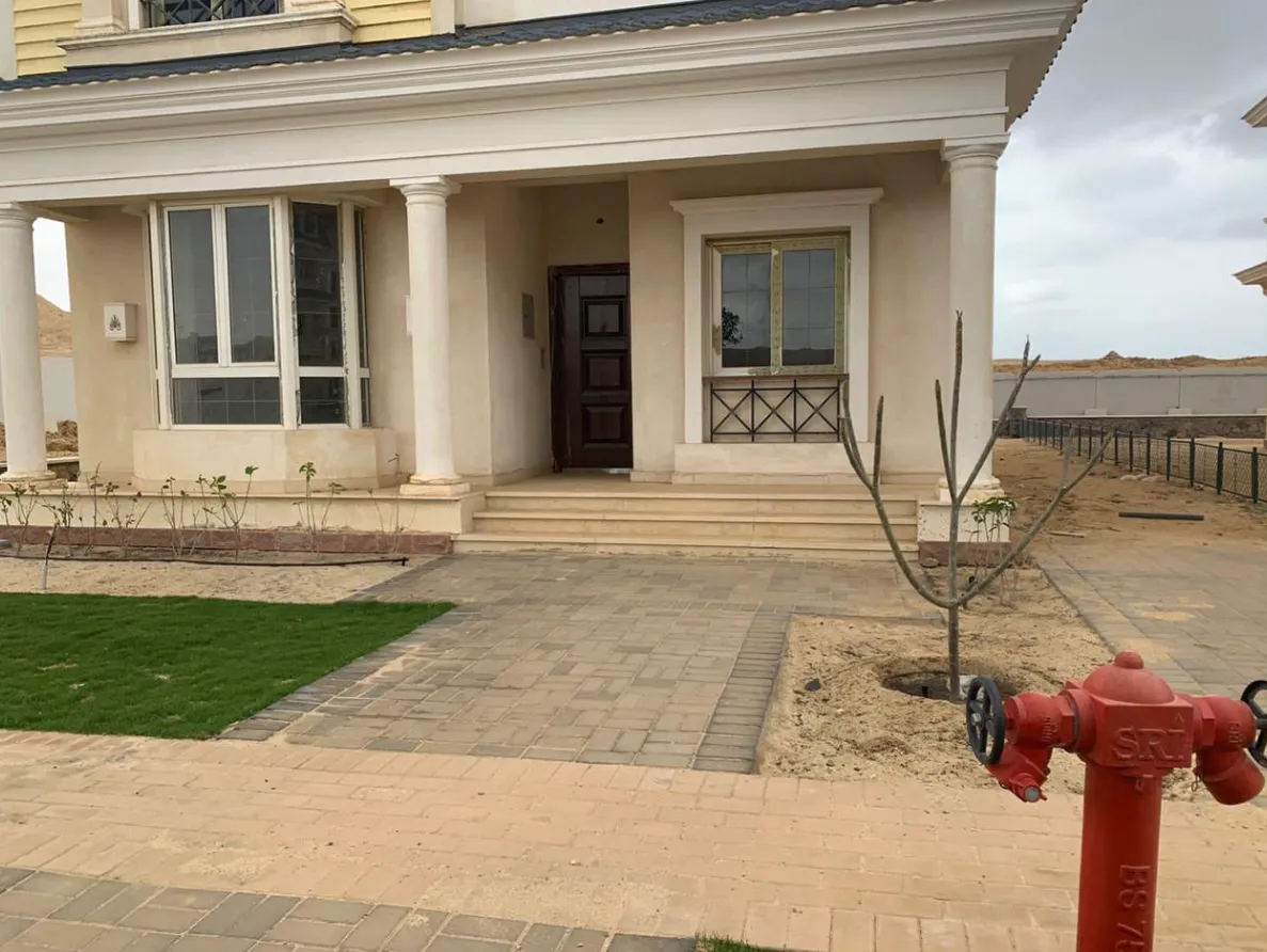 Villa for sale in Mountain View iCity October in Northern Expansion of 350 m² with 4 bedrooms