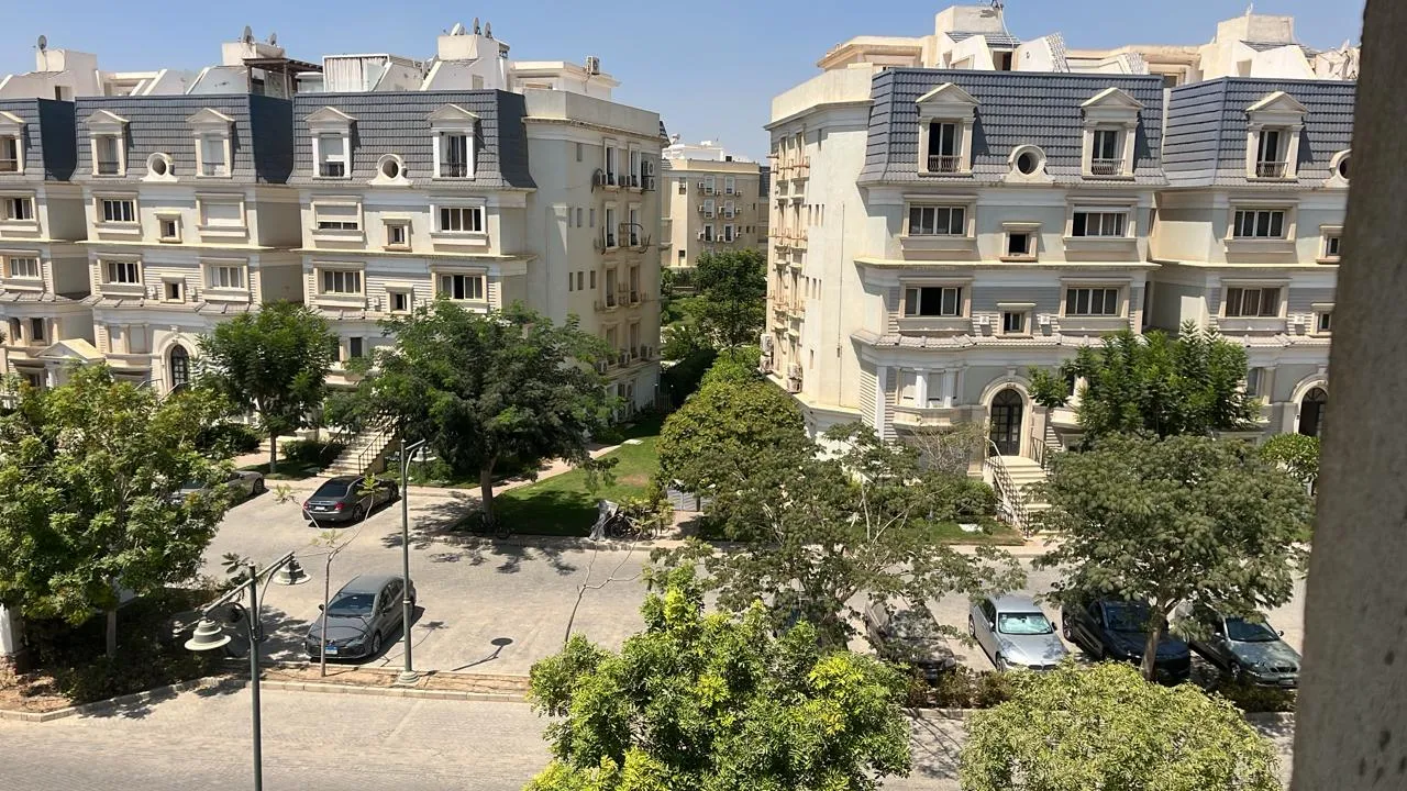 Apartment for sale in Mountain View Hyde Park in New Cairo of 170 m² with 3 bedrooms