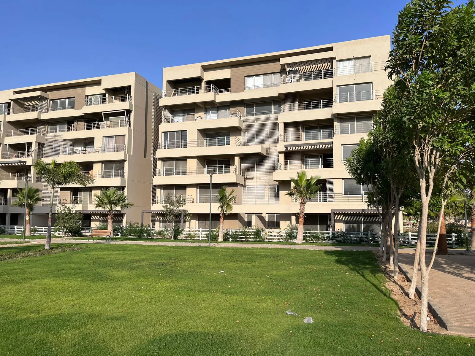 Apartment for sale in Capital Gardens in New Cairo of 191 m² with 3 bedrooms