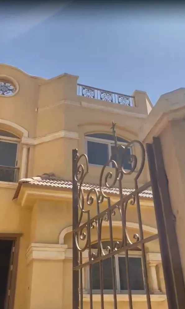 Twinhouse for sale in Fountain Park in New Cairo of 542 m² with 3 bedrooms