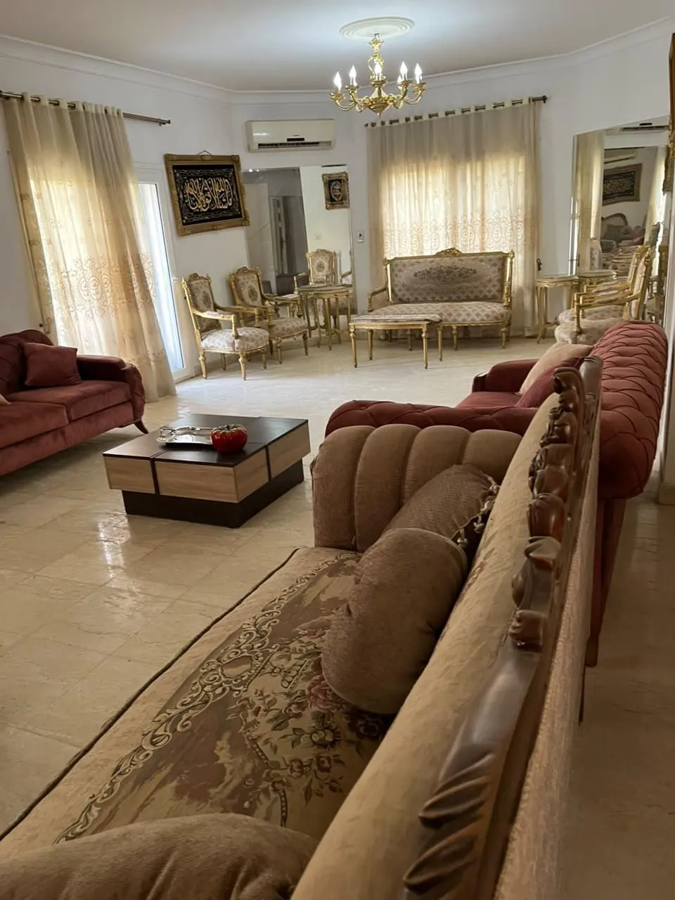 Villa for sale in El Rehab in New Cairo of 245 m² with 3 bedrooms