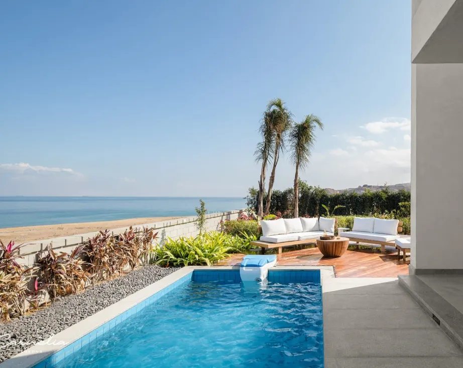 Chalet for sale in Carnelia in Ain Sokhna of 110 m² with 2 bedrooms
