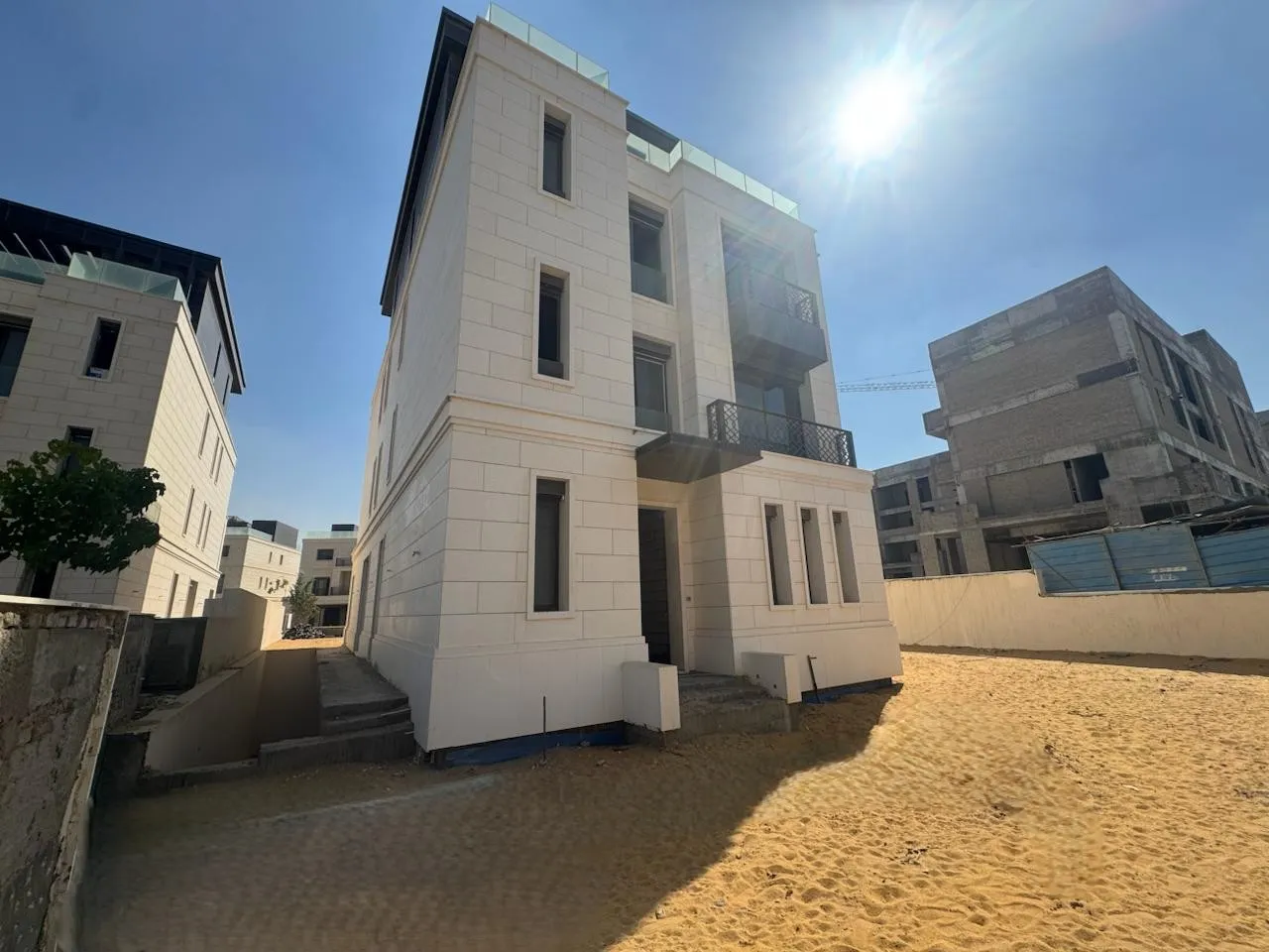 Villa for sale in Katameya Creeks in New Cairo of 750 m² with 7 bedrooms