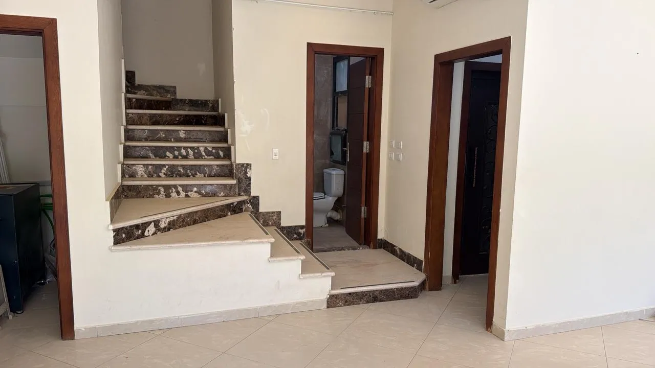 Villa for sale in Beverly Hills in 6th of October City of 306 m² with 4 bedrooms