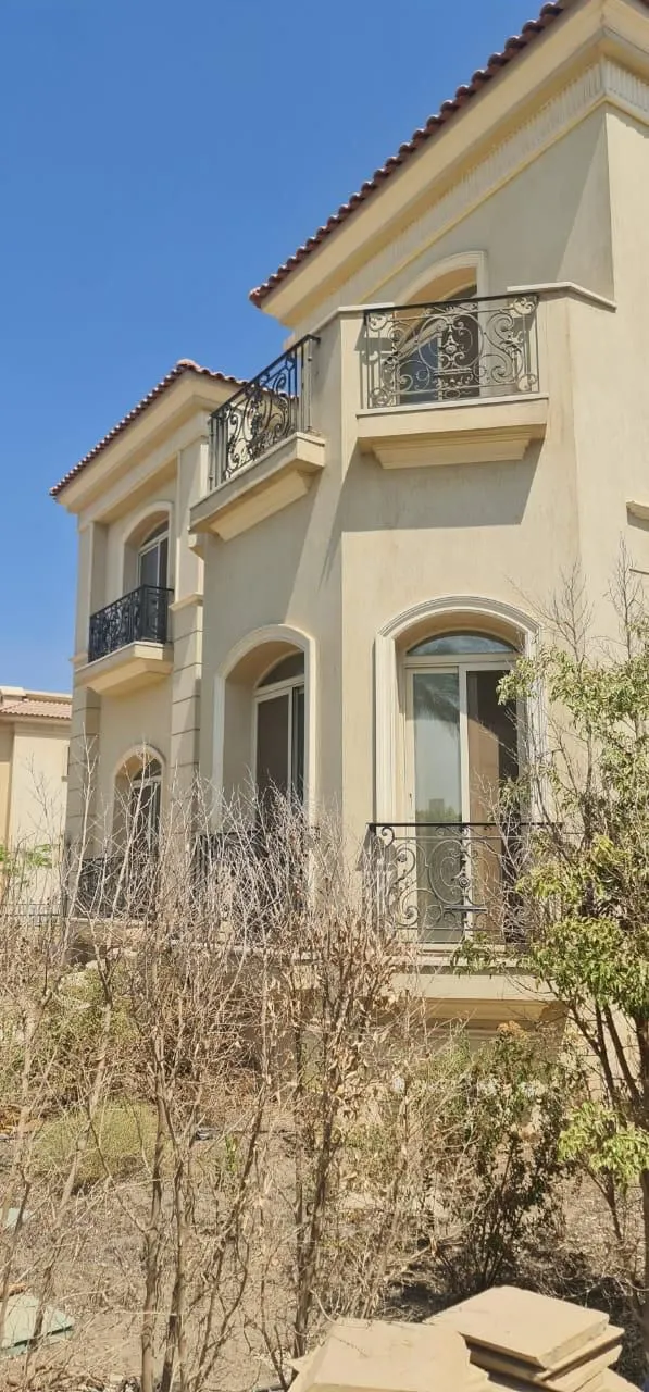 Villa for sale in Villar in New Cairo of 820 m² with 7 bedrooms