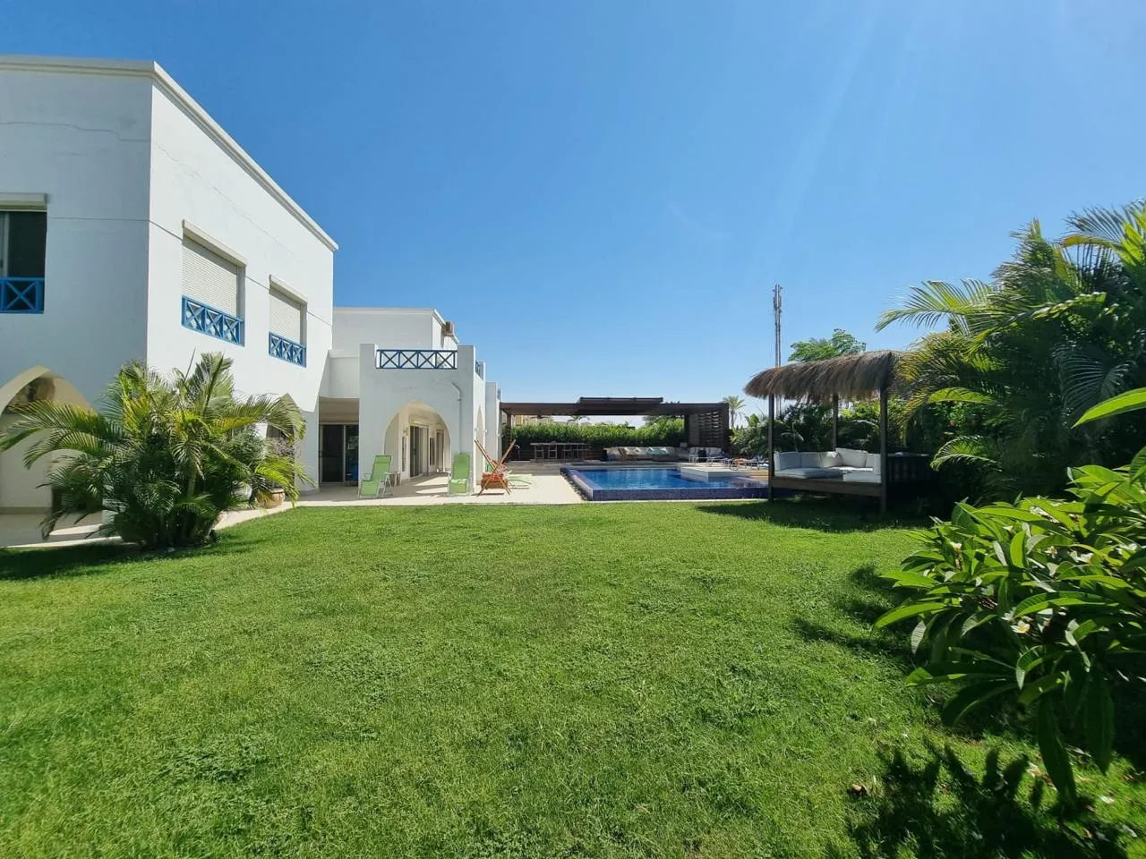 Villa for sale in Stella Sidi Abdelrahman in Sidi Abdel Rahman of 600 m² with 6 bedrooms