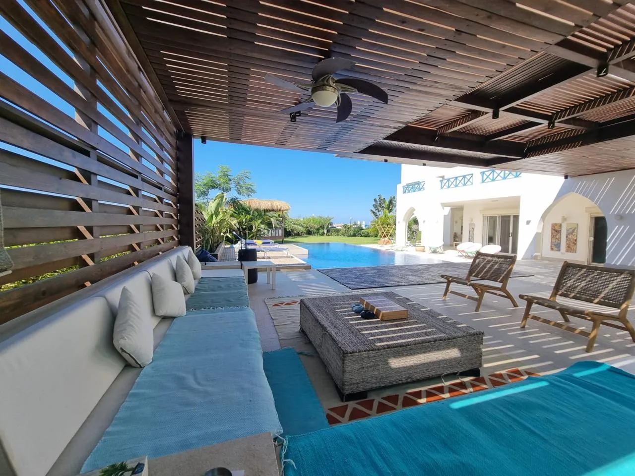Villa for sale in Stella Sidi Abdelrahman in Sidi Abdel Rahman of 600 m² with 6 bedrooms