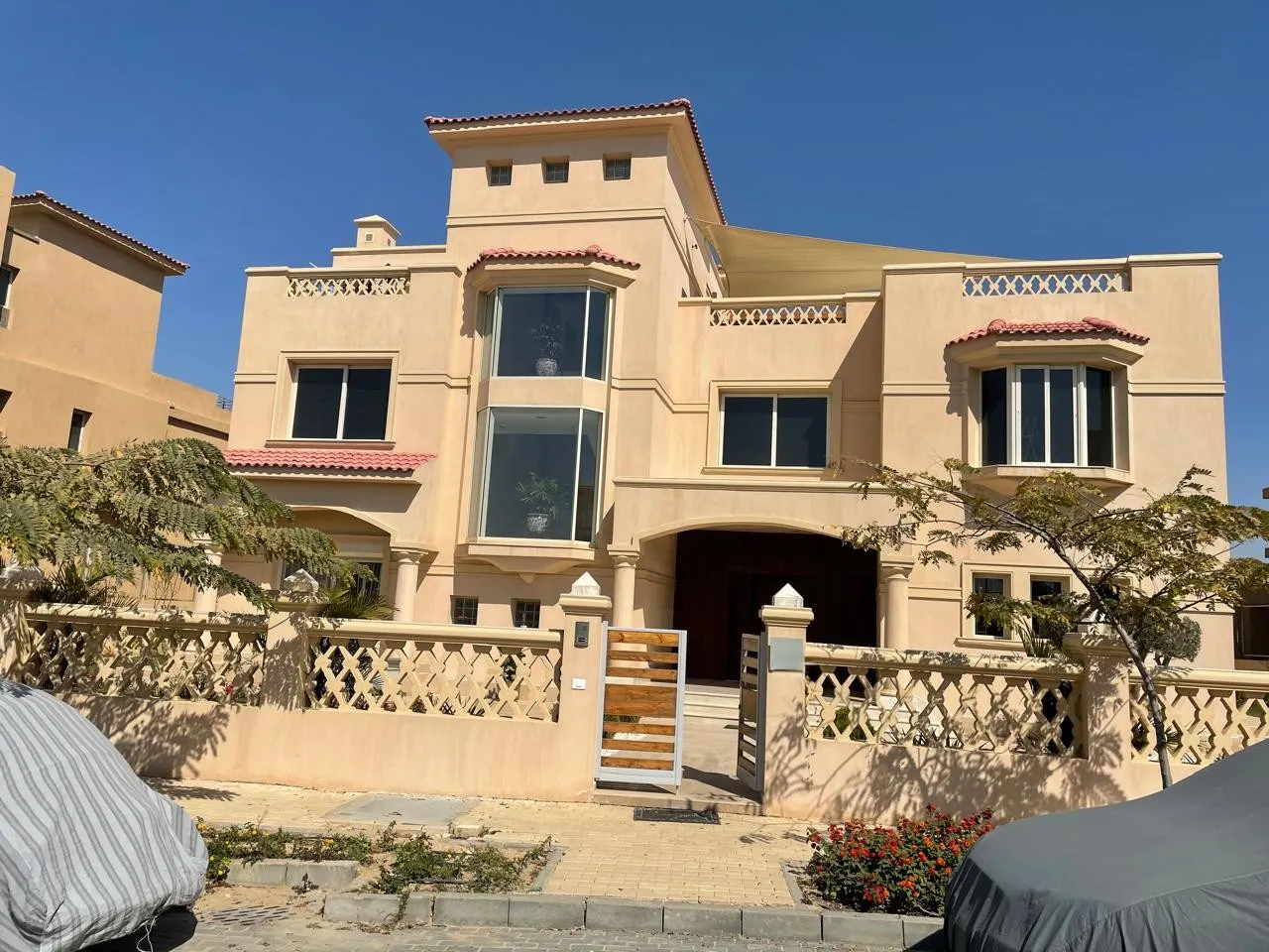 Villa for sale in Palm Hills Golf Views in 6th of October City of 850 m² with 4 bedrooms