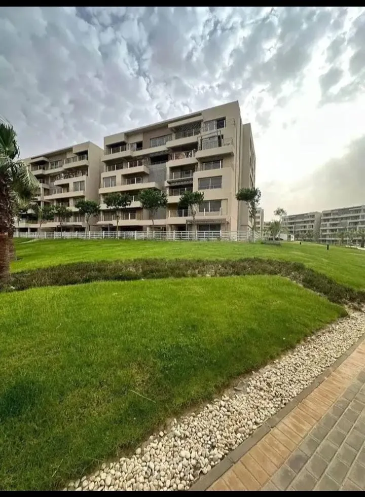 Apartment for sale in Capital Gardens in New Cairo of 195 m² with 3 bedrooms
