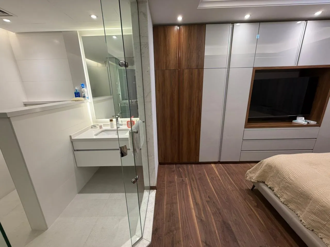 Apartment for sale in Nile Pearl Tower in Maadi of 123 m² with 1 bedrooms
