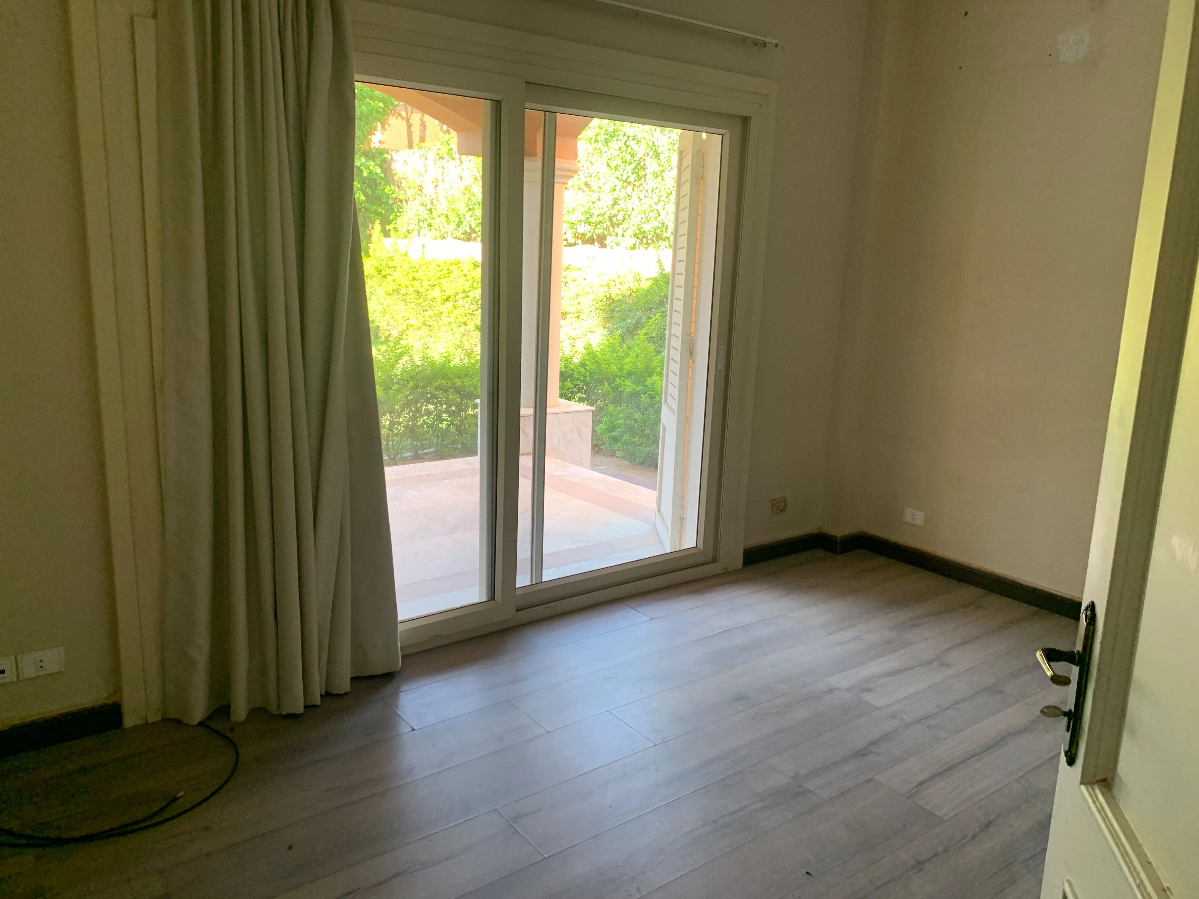Villa for sale in Beverly Hills in 6th of October City of 194 m² with 6 bedrooms