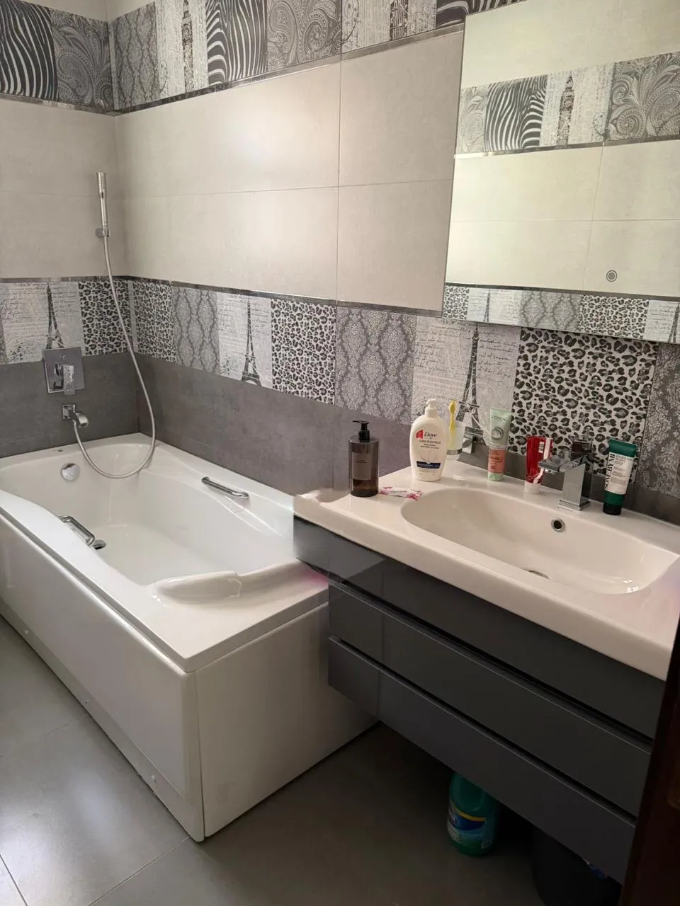 Twinhouse for sale in Green 4 October in 6th of October City of 325 m² with 4 bedrooms