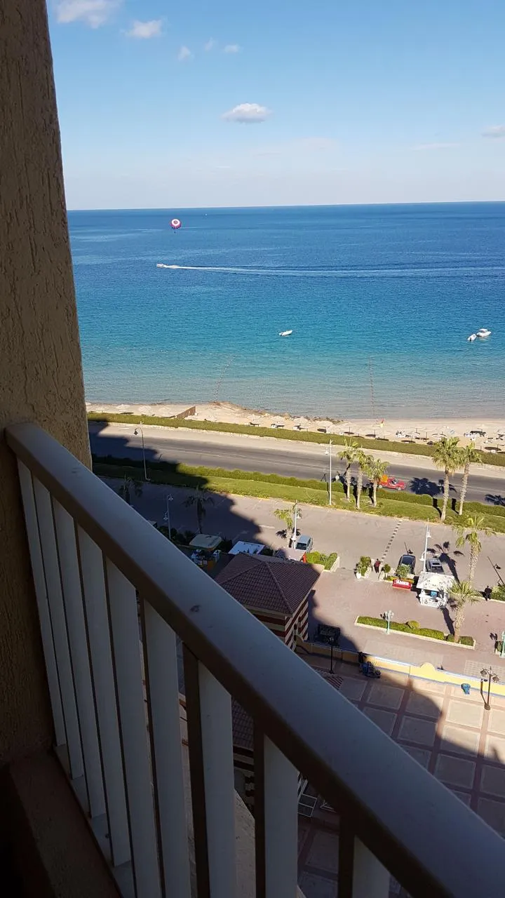 Chalet for sale in Porto Sokhna in Ain Sokhna of 101 m² with 2 bedrooms