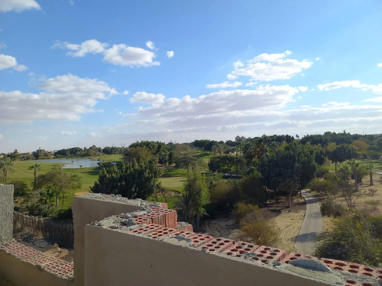 Twinhouse for sale in Dream Land in 6th of October City of 586 m² with 5 bedrooms