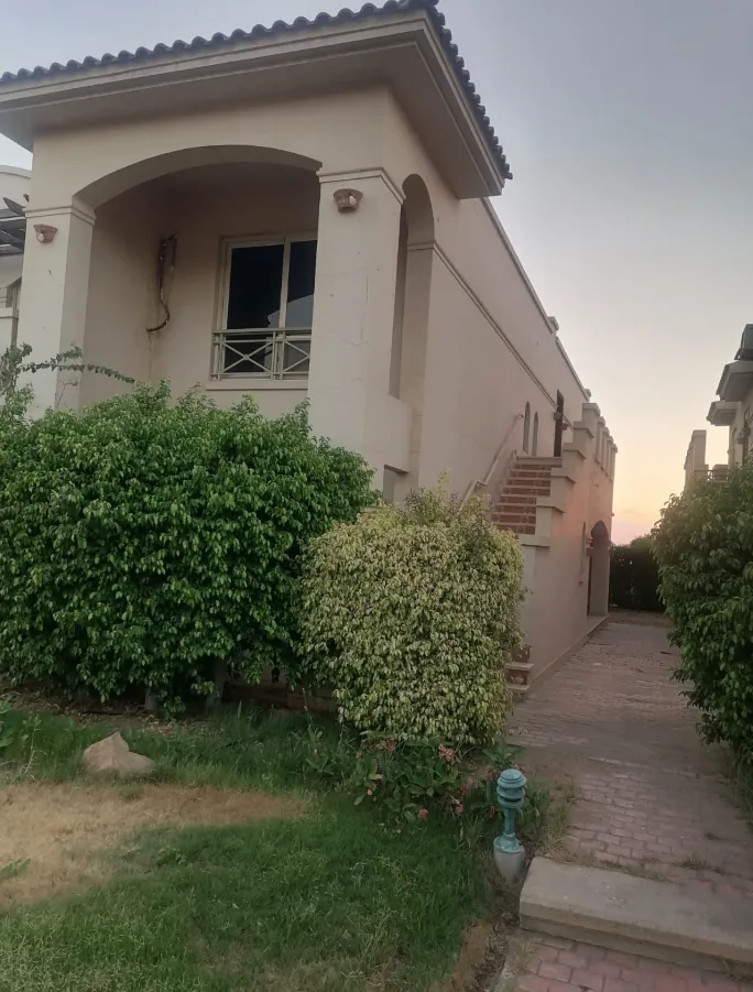 Duplex for sale in La Vista 3 in Ain Sokhna of 340 m² with 6 bedrooms