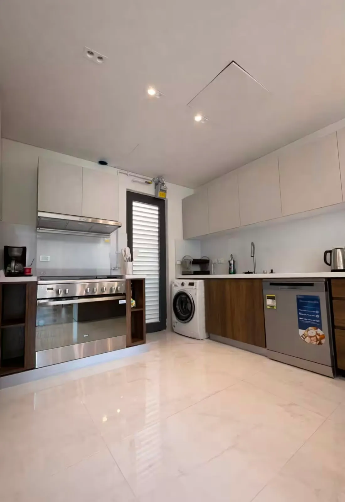Apartment for sale in Lake View Residence in Golden Square of 144 m² with 2 bedrooms