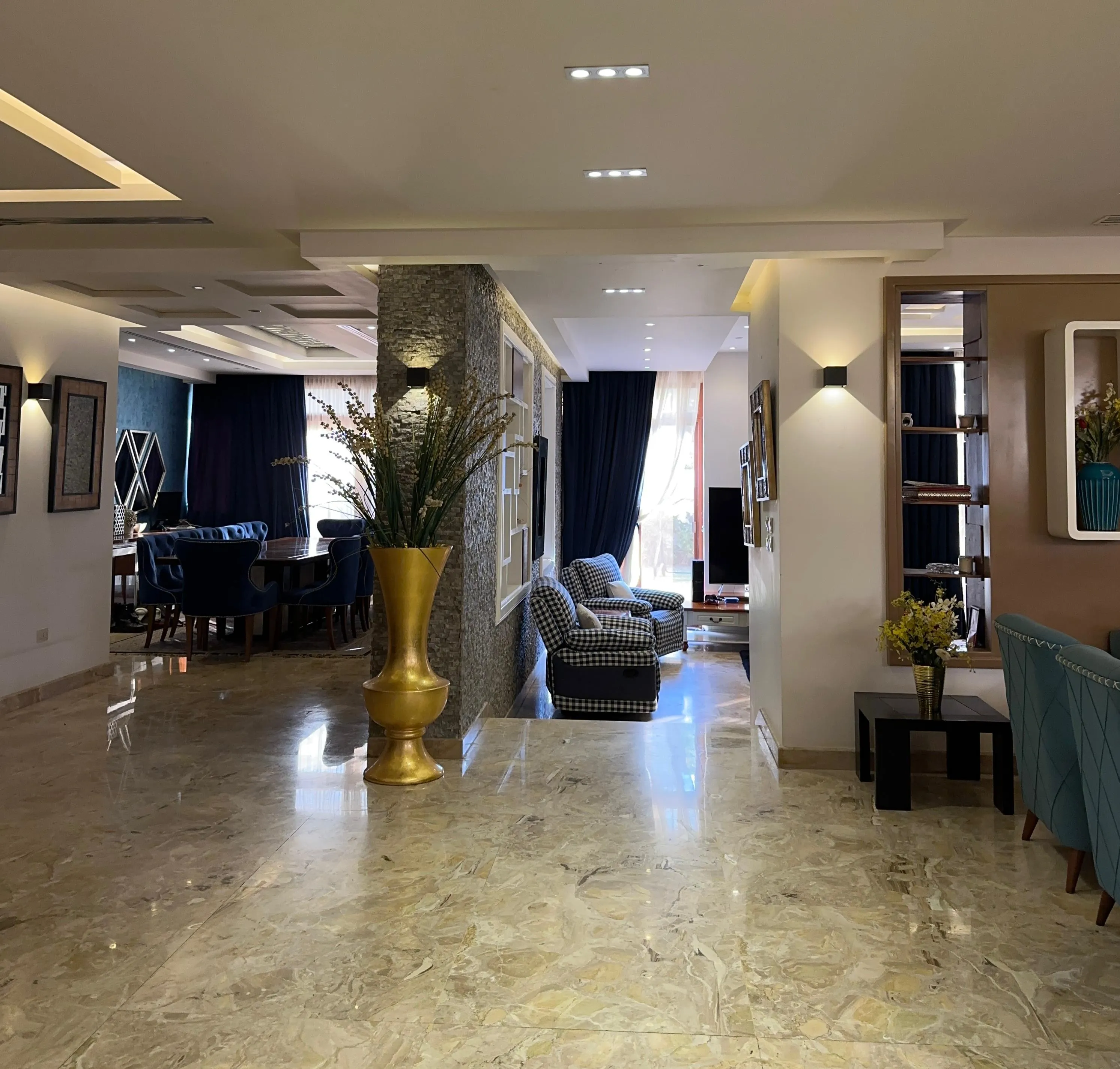 Villa for sale in Beverly Hills in 6th of October City of 525 m² with 4 bedrooms