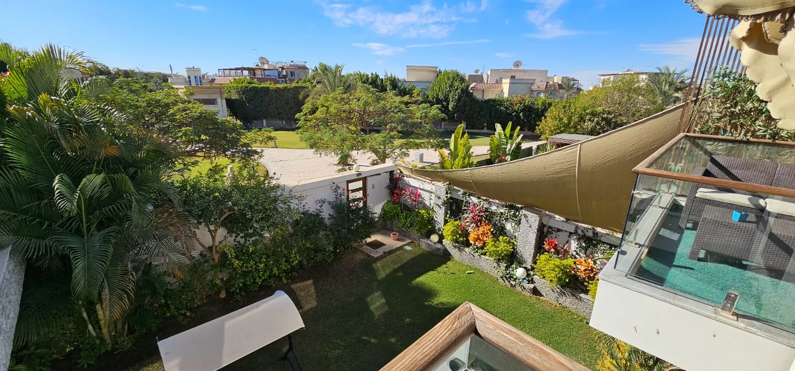 Villa for sale in Beverly Hills in 6th of October City of 525 m² with 4 bedrooms