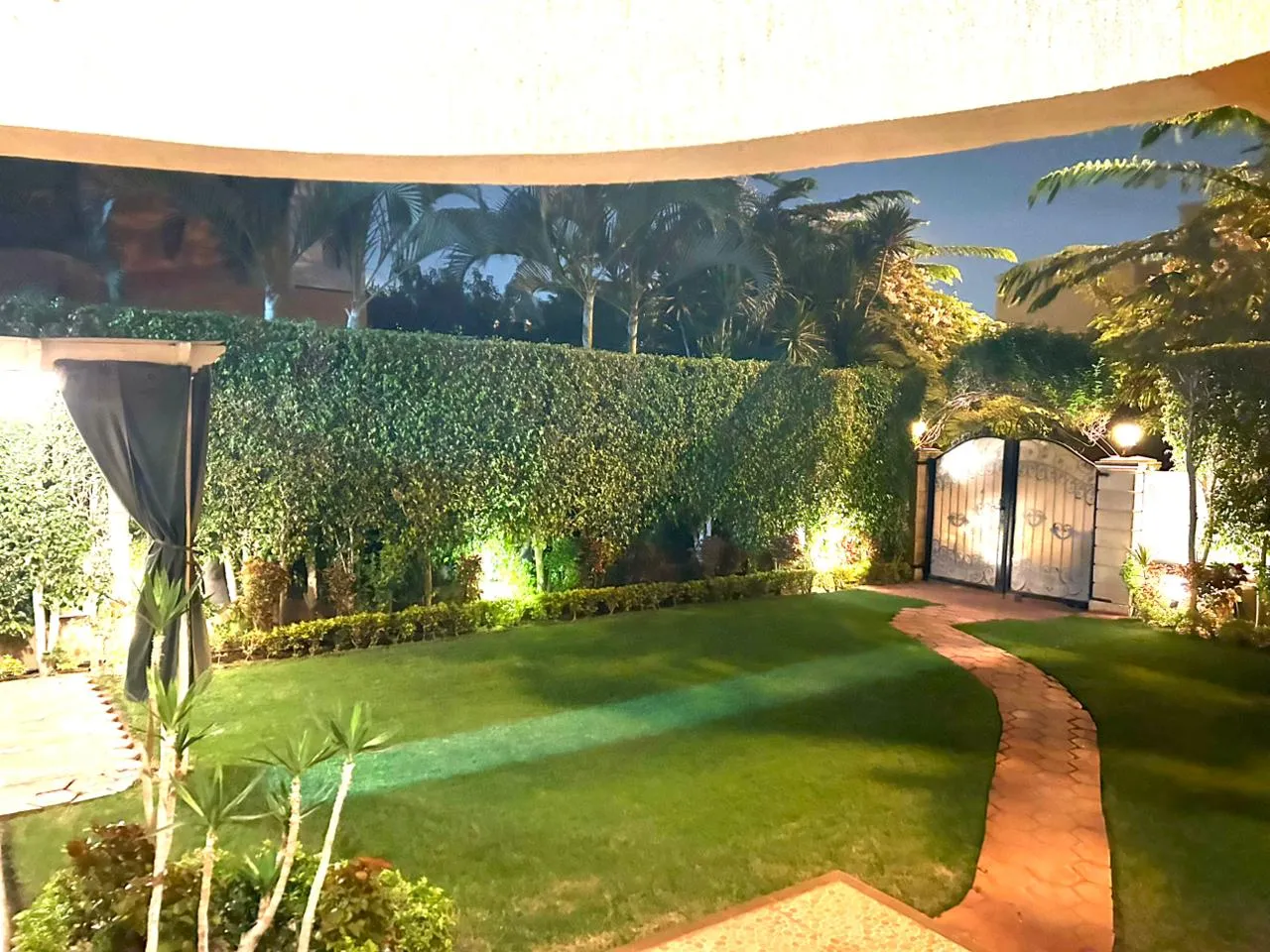 Townhouse for sale in El Rehab in New Cairo of 210 m² with 3 bedrooms