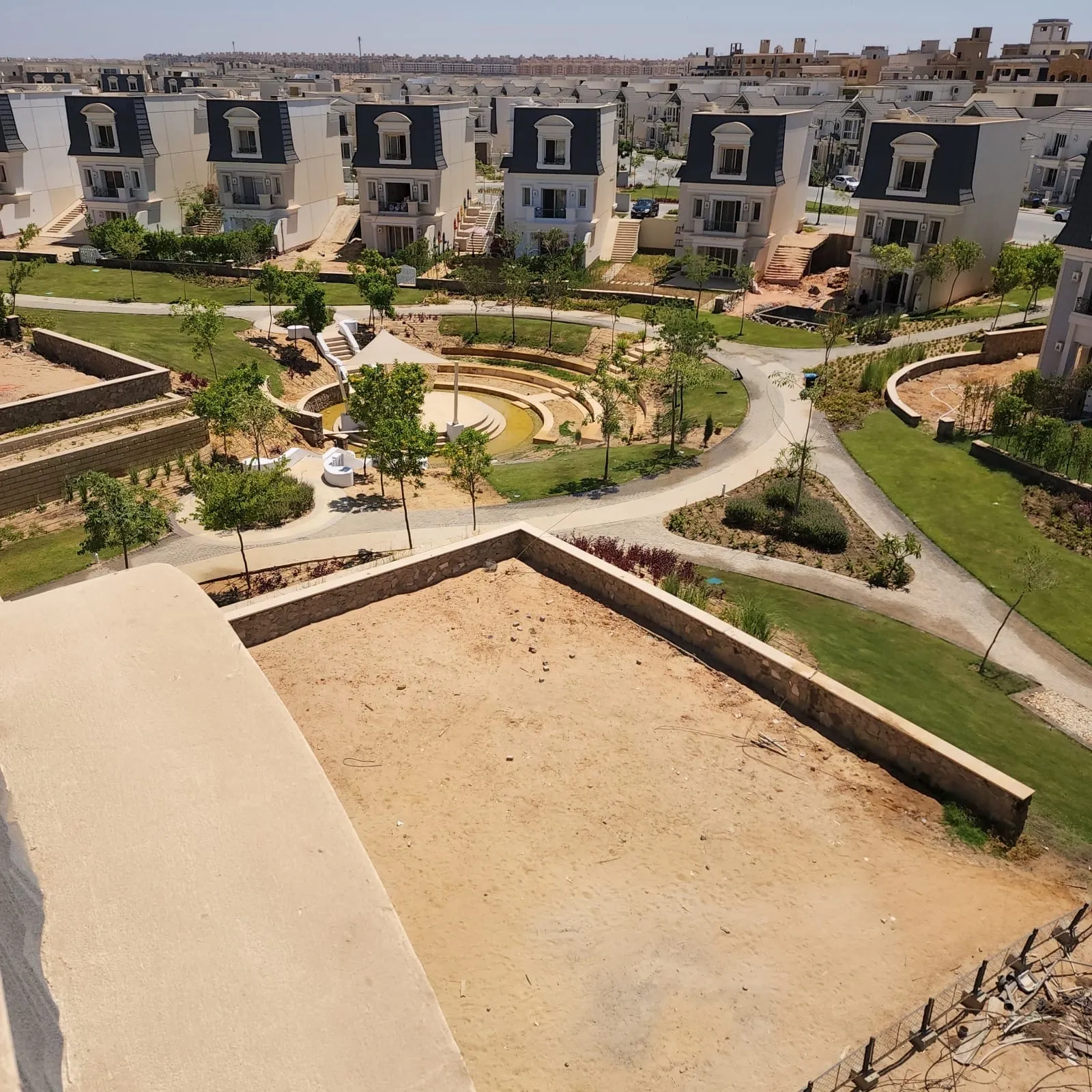 Villa for sale in Mountain View Chillout Park in Northern Expansion of 313 m² with 4 bedrooms