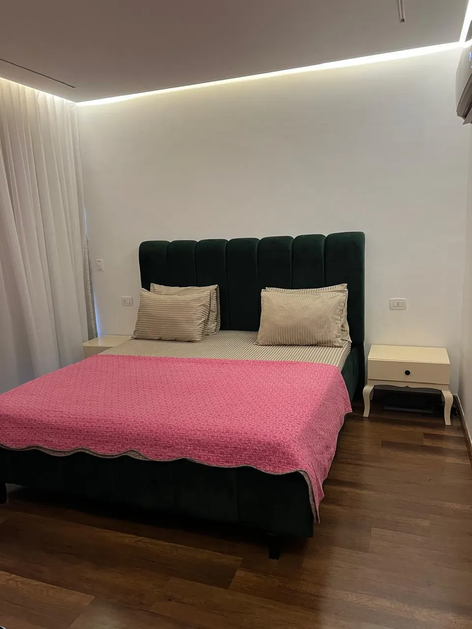 Apartment for sale in Stone Residence in New Cairo of 220 m² with 3 bedrooms