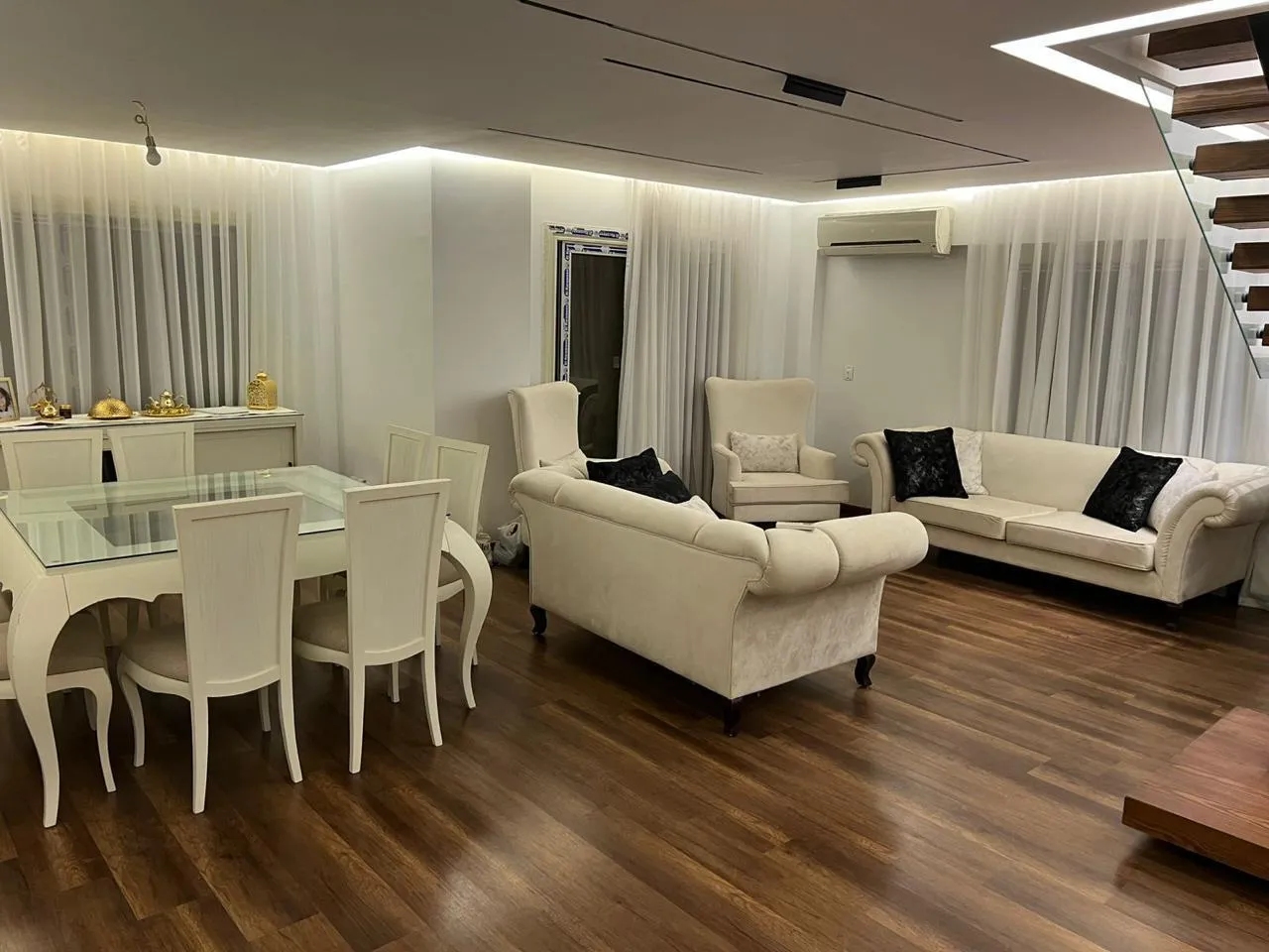 Apartment for sale in Stone Residence in New Cairo of 220 m² with 3 bedrooms