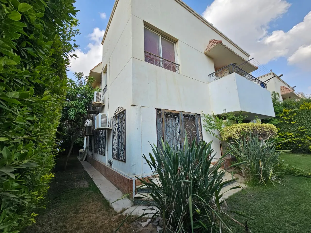 Villa for sale in El Rehab in New Cairo of 267 m² with 3 bedrooms