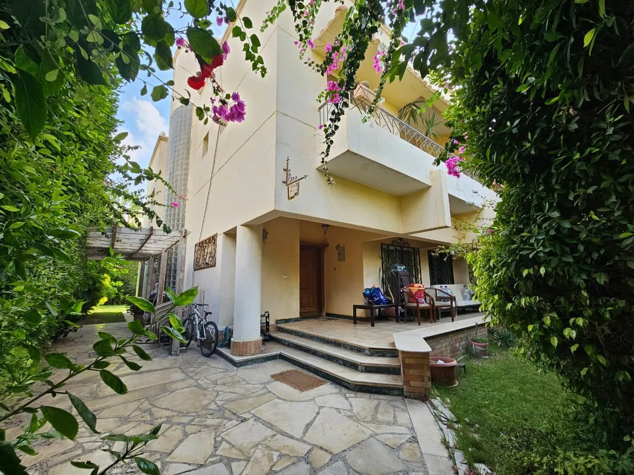Villa for sale in El Rehab in New Cairo of 267 m² with 3 bedrooms